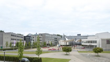 Connection of the O&O square at the entrance of the TechMed Centre