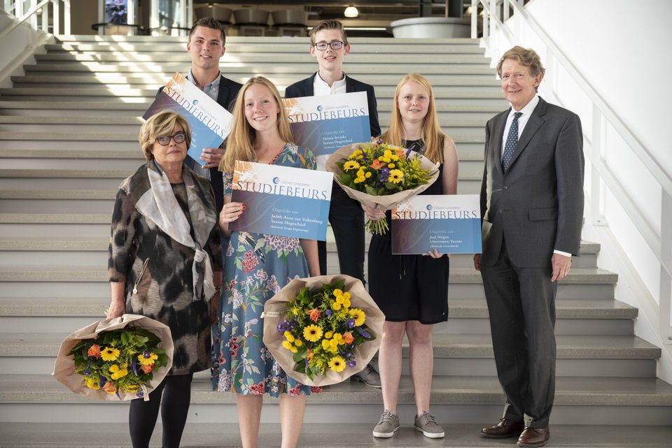 Ut Studente Juul Nuijen Krijgt Gerard Sanderink Beurs