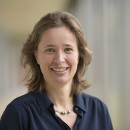 Prof Leentje Volker
