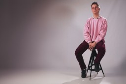Student Joris sitting in the studio