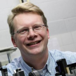 Professor Pepijn Pinkse, Director QUANT