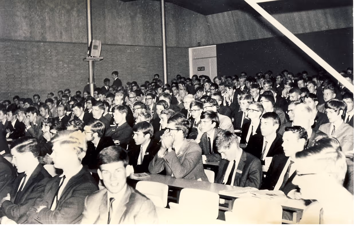 Jasje-dasje: hoorcollege tijdens de introductie van 1967, het jaar waarin Jan Brouwer aankwam.