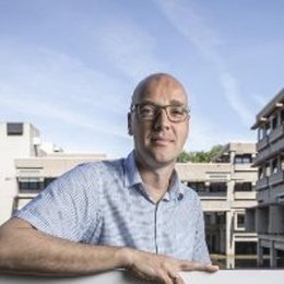 Dr. Mark van Vuuren, kerndocent Masterclass Digitale Transformaties in de publieke sector