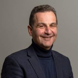 Prof.dr. Dimitrios Stamatialis (congres voorzitter van de ESAO 2025)