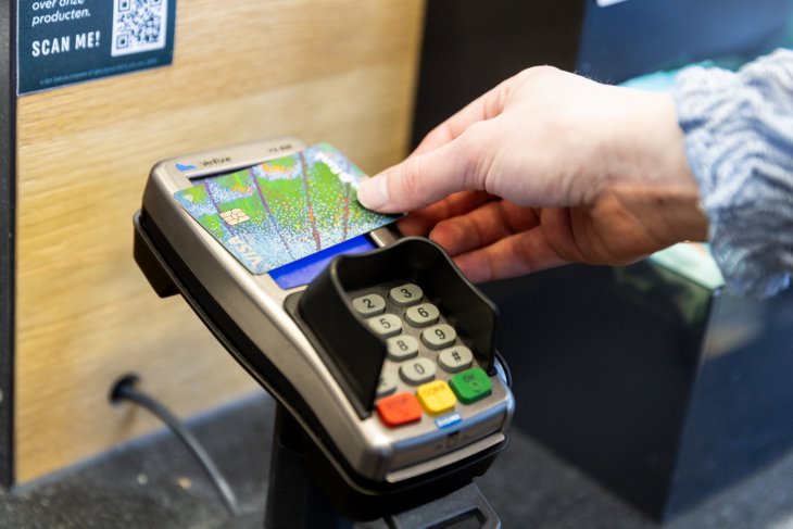 A student pays by card