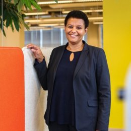 Monique Brewster, directeur bestuurder bij Stichting Woonforte in Alphen aan den Rijn