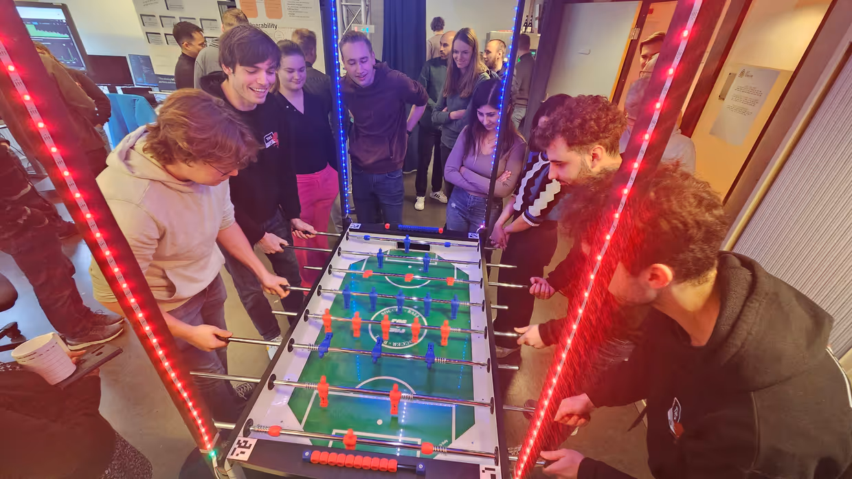 'Smart' tafelvoetbal spelen