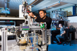 Een nano engineer aan het werk.