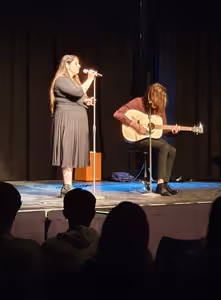 Lavinia Lanting - vocals, Jorg Gortemaker - guitar; Free Fallin' - Tom Petty & Jeff Lynne / John Mayer