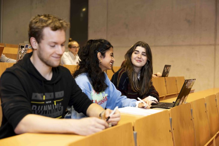 Studenten tijdens een college.