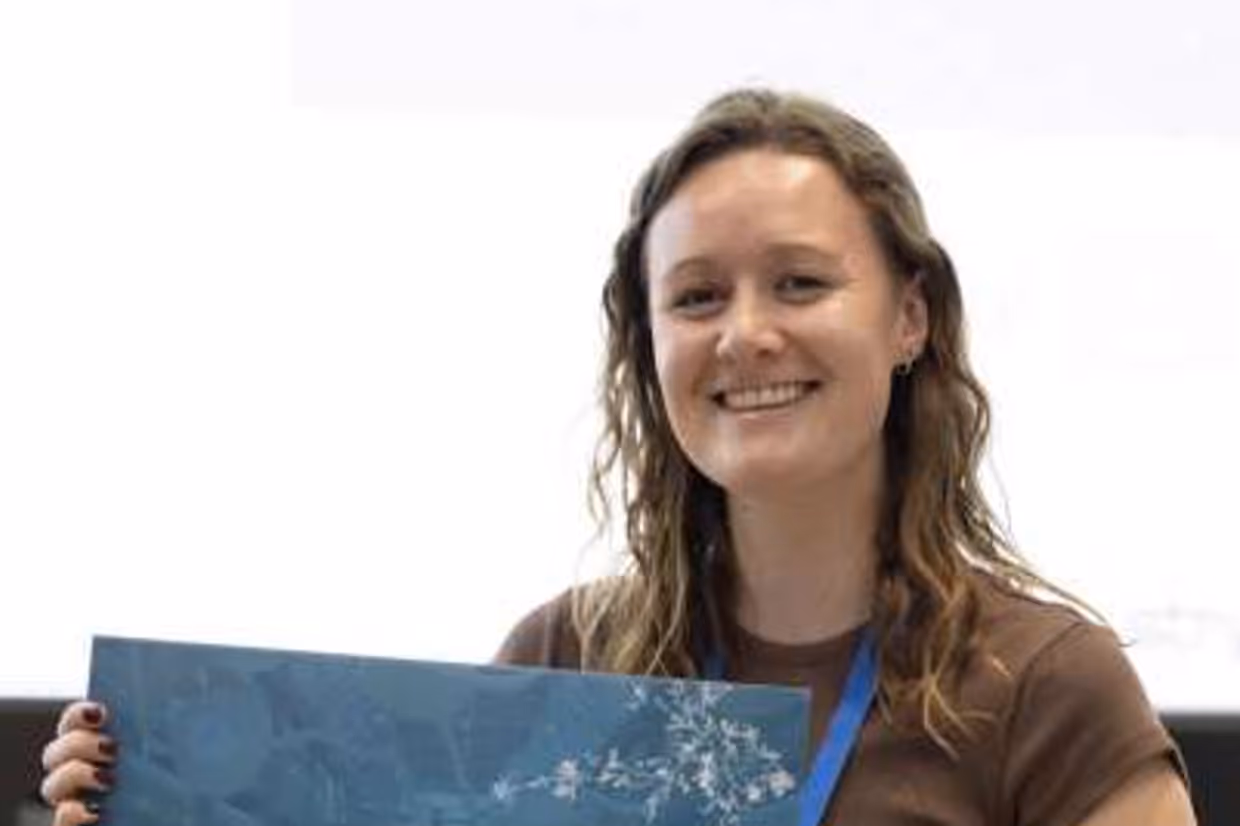Linda ten Klooster (EEMCS-MIA) with oral presentation award of the TechMed Research day 27 June 2024