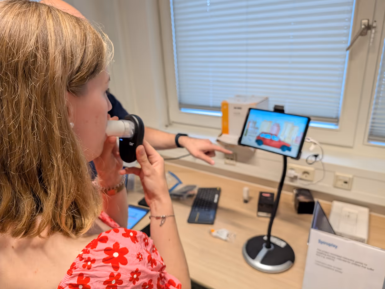 a person interacting with the spiroplay serious game